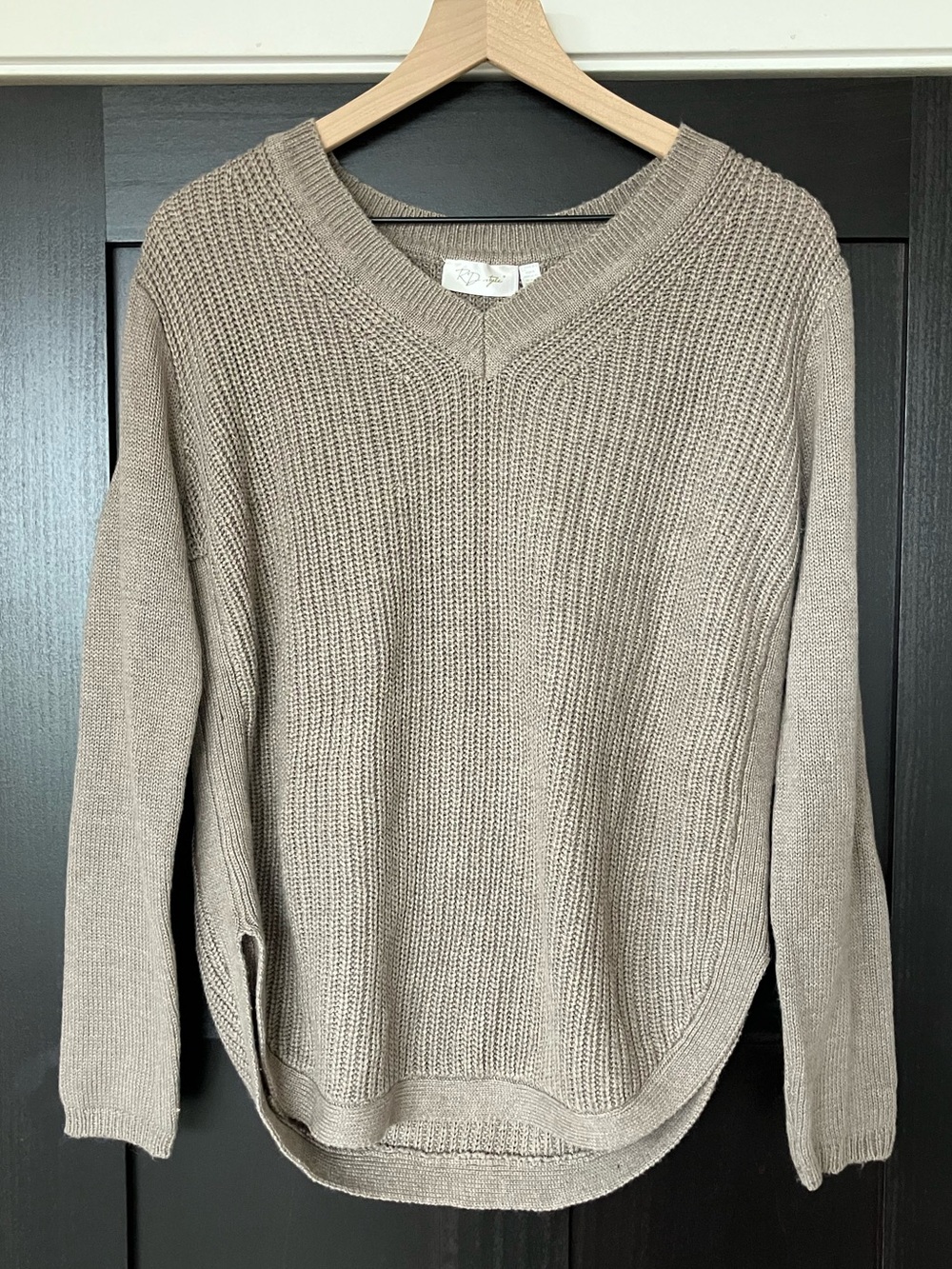 RD Style Taupe V-Neck Ribbed Knit Sweater